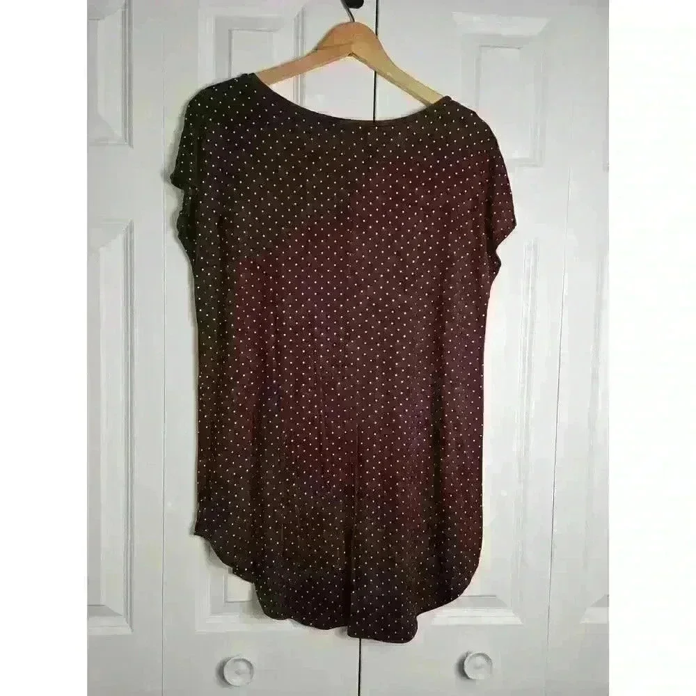 Maurices NWT Burgundy Top With Bronze Studding Size Medium - Picture 4 of 6